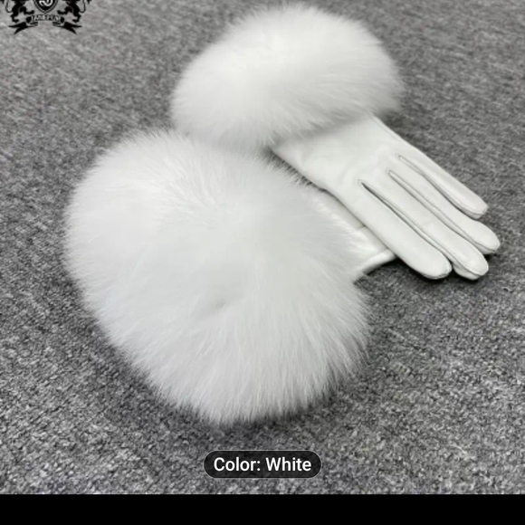 pph Accessories - Luxurious White Fur-Trimmed Women's Gloves
